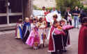 procession1.jpg (123091 bytes)